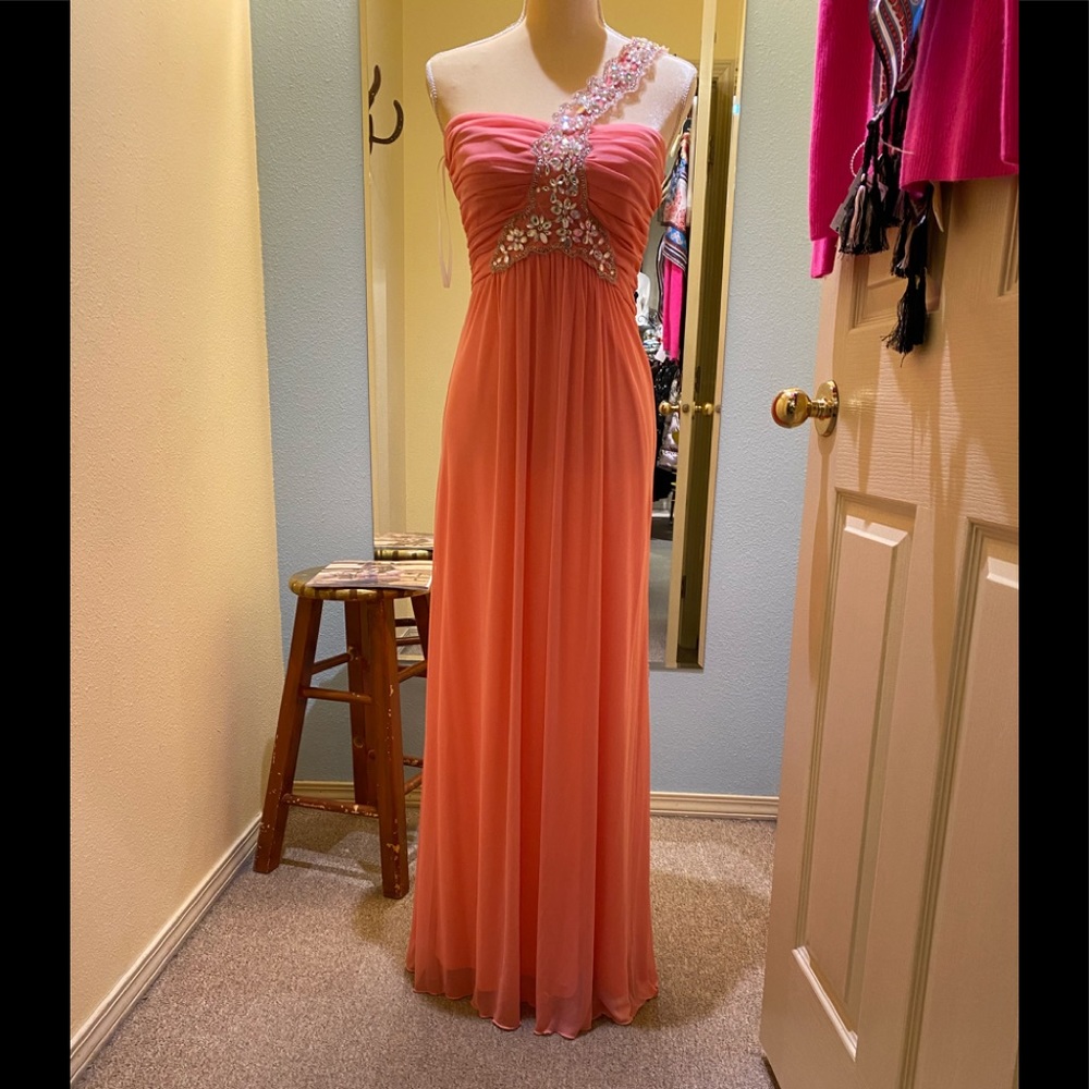 Brand new salmon pink Prom dress size 7/8
